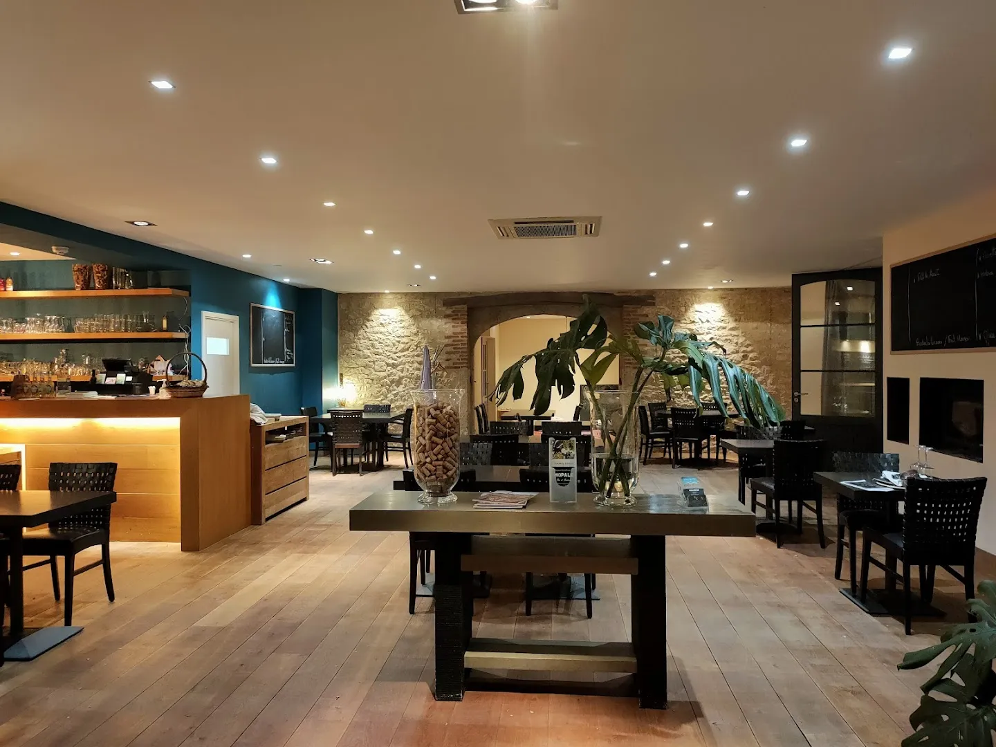 Chez Justine Restaurant